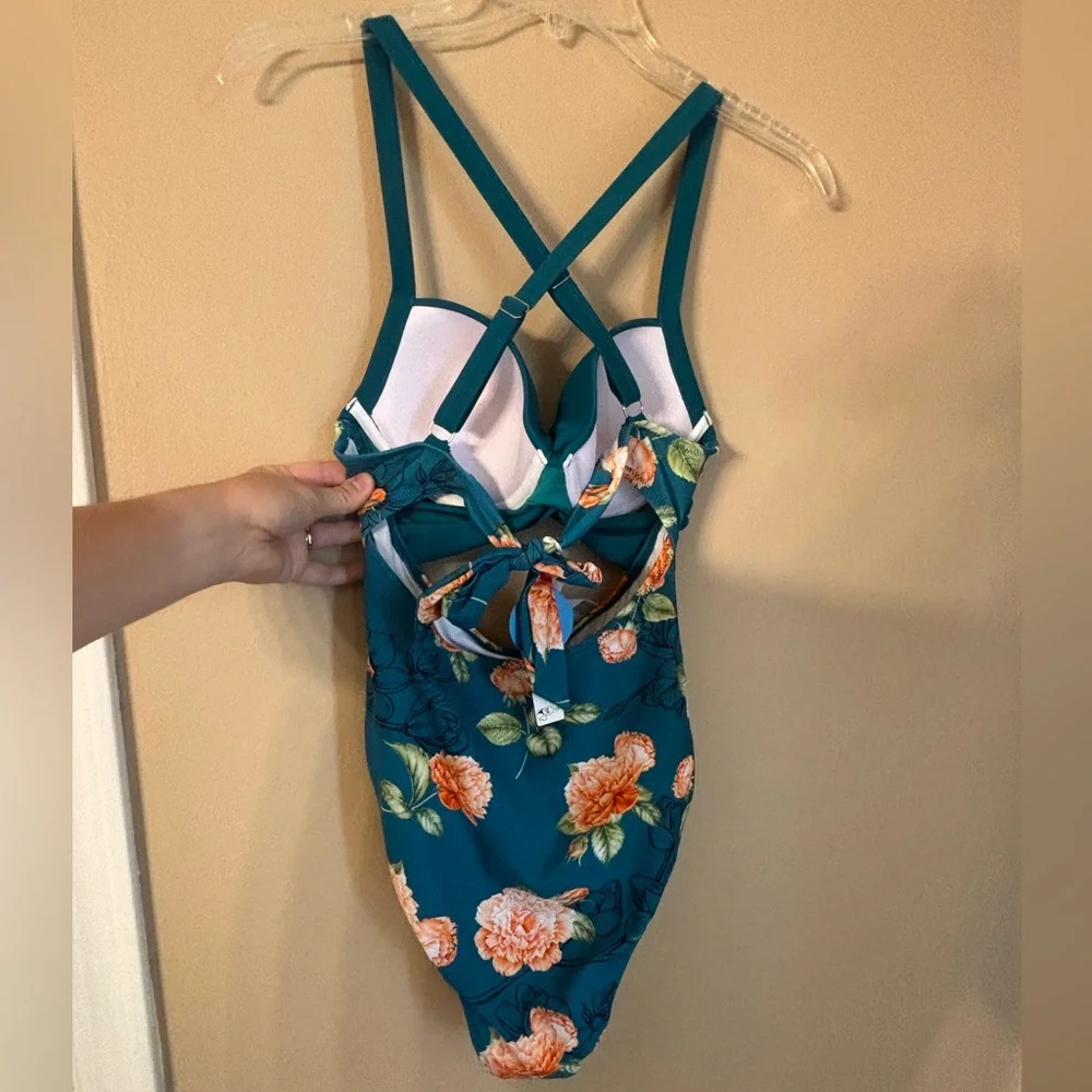 NWT Cupshe women’s one piece swim halter with underwire Large - Picture 3 of 13